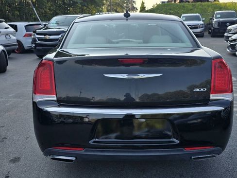 Used 2015 Chrysler 300 Limited RWD image 6