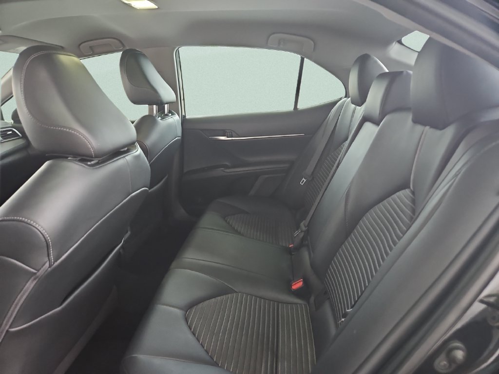 Used 2020 Toyota Camry SE FWD image 10