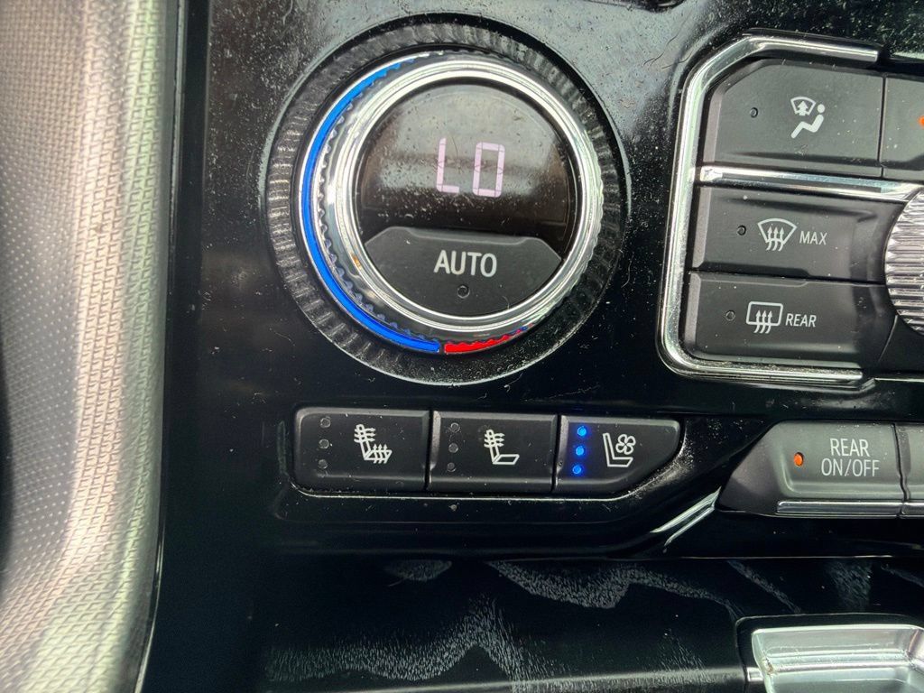 Used 2022 GMC Yukon Denali AWD/4WD image 21