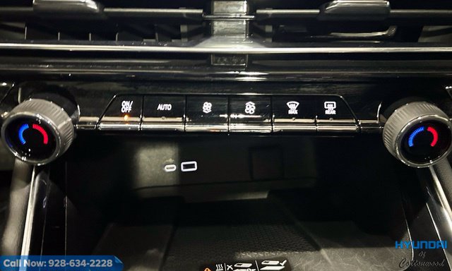 Used 2025 Chevrolet Traverse Z71 w/ Enhanced Driving Package AWD/4WD image 43