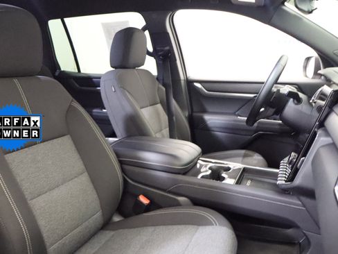 Certified 2025 GMC Acadia Elevation AWD/4WD image 21