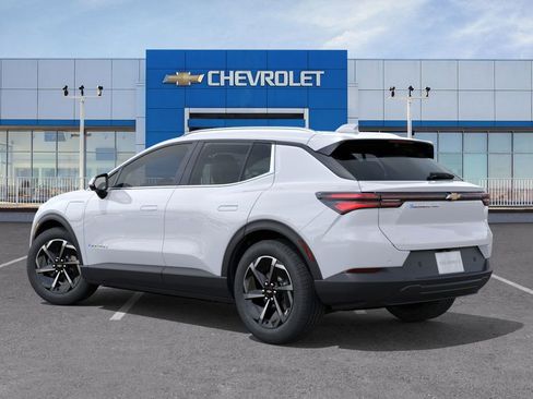 New 2026 Chevrolet Equinox EV LT image 3