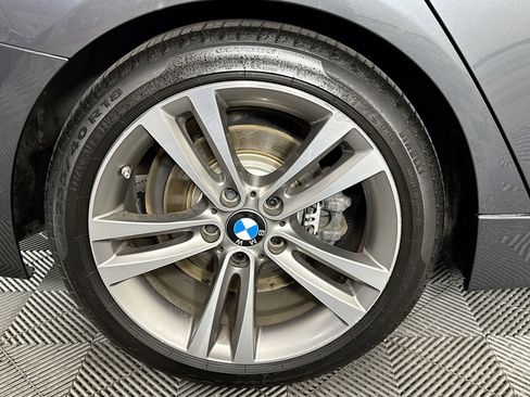Used 2018 BMW 330i Sedan w/ Executive Package RWD image 32