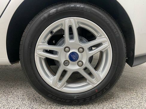 Used 2017 Ford Fiesta SE image 27