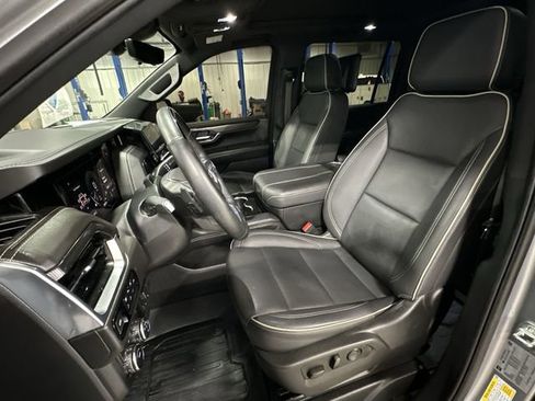 Used 2025 GMC Yukon XL Elevation w/ Elevation Premium Package image 17