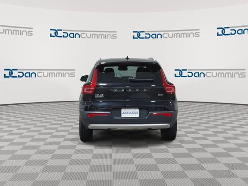 Used 2023 Volvo XC40 B5 Plus AWD/4WD image 7