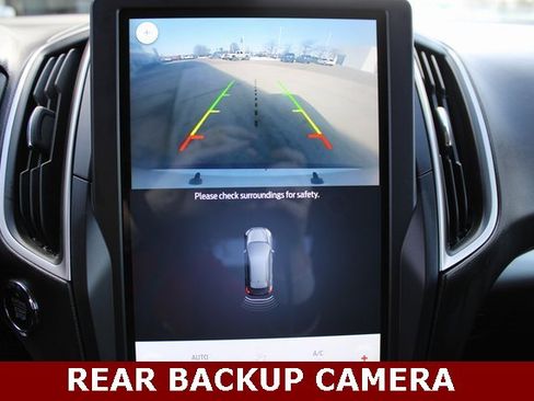 Used 2021 Ford Edge SE image 13