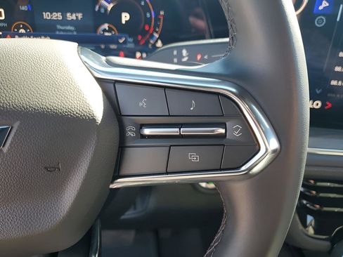 Used 2025 Chevrolet Suburban Z71 image 34