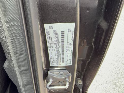 Used 2018 Ford Escape SE w/ SE Sync 3 Package FWD image 33