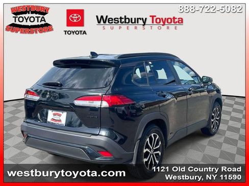 Used 2023 Toyota Corolla Cross AWD Hybrid image 7