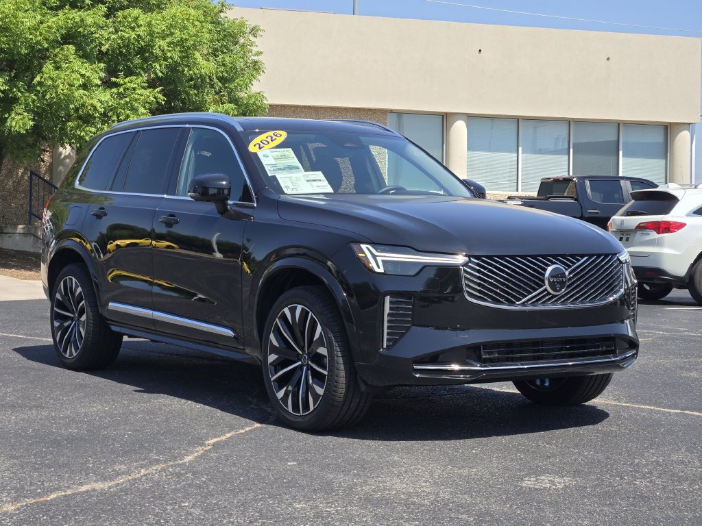 Used 2026 Volvo XC90 B6 Plus w/ Protection Package Premier AWD/4WD image 2