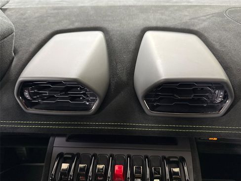 Used 2023 Lamborghini Huracan STO image 18