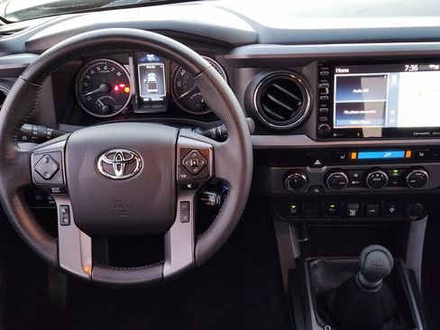 Used 2022 Toyota Tacoma TRD Sport image 36