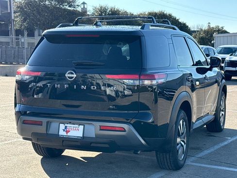 New 2026 Nissan Pathfinder SL image 9