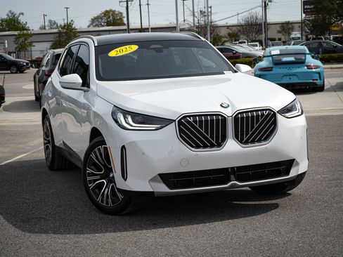 Used 2025 BMW X3 xDrive30i w/ Convenience Package AWD/4WD image 2