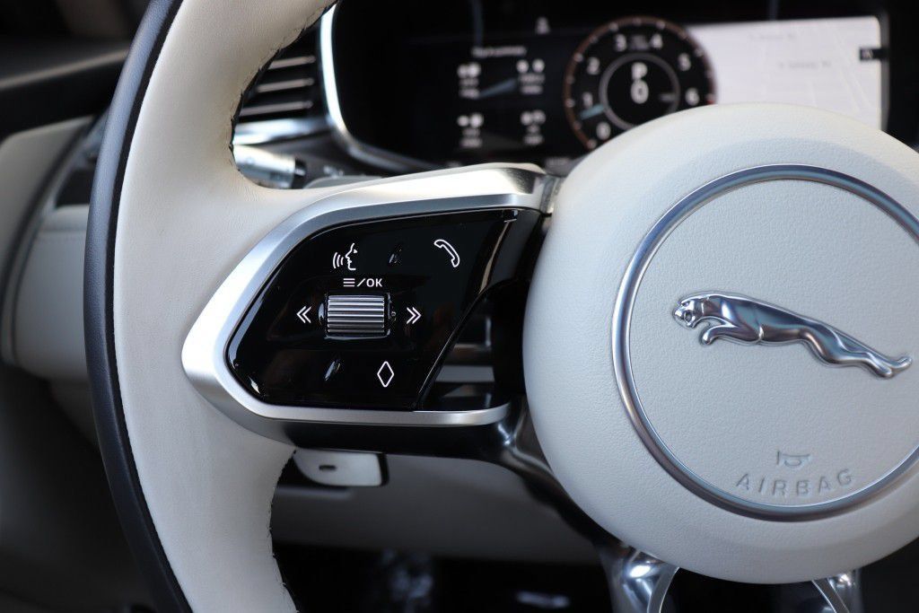 Used 2021 Jaguar F-PACE S AWD/4WD image 40