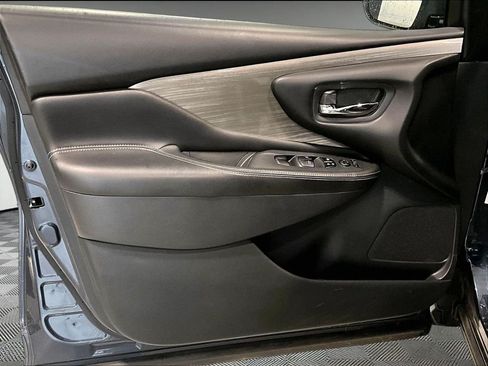 Used 2018 Nissan Murano S AWD/4WD image 9