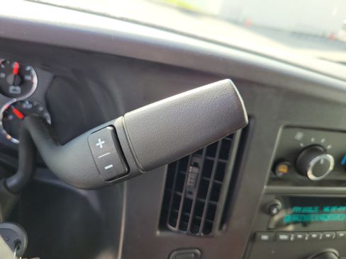 Used 2025 Chevrolet Express 2500 w/ Driver Convenience Package RWD image 21