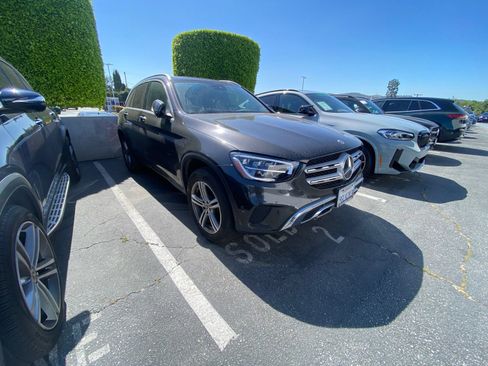 Used 2022 Mercedes-Benz GLC 300 image 2