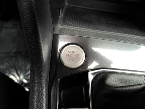 Used 2023 Volkswagen Tiguan SE FWD image 46