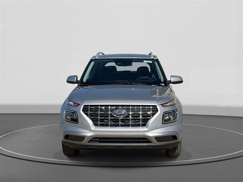 Used 2026 Hyundai Venue SEL FWD image 2