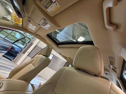 Used 2018 Toyota Highlander Limited AWD/4WD image 11