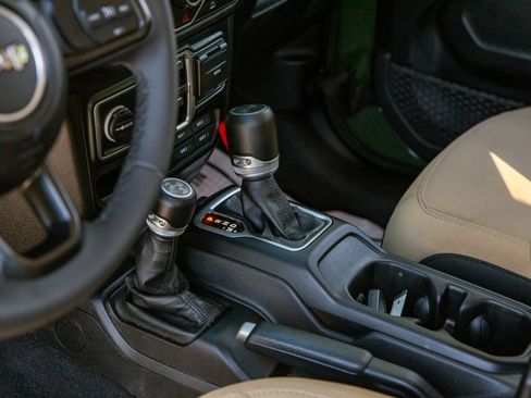 Used 2023 Jeep Wrangler Unlimited AWD/4WD image 14