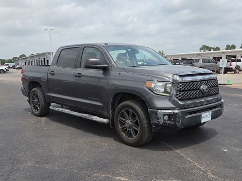 Used 2018 Toyota Tundra SR5 w/ SR5 Upgrade Package RWD image 8