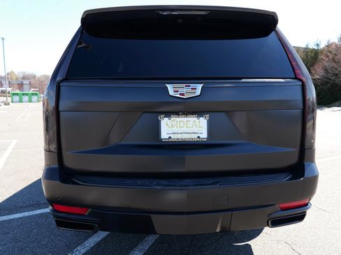 Used 2022 Cadillac Escalade ESV Sport Platinum AWD/4WD image 7
