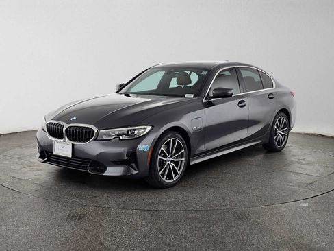 Used 2022 BMW 330e xDrive w/ Driving Assistance Package AWD/4WD image 7
