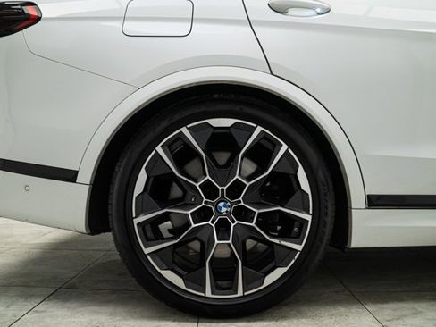 Used 2026 BMW X7 M60i image 33
