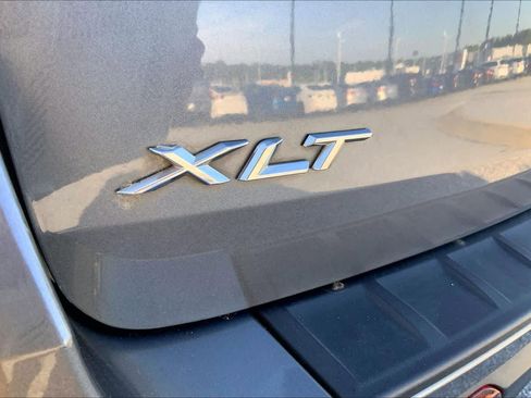 Used 2022 Ford Explorer XLT w/ Equipment Group 202A image 30