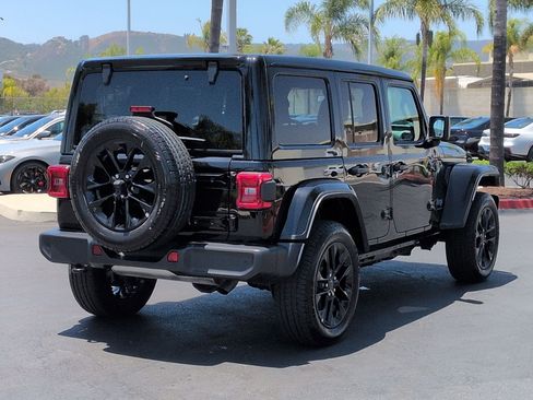 Used 2025 Jeep Wrangler Unlimited Sahara w/ Safety Group AWD/4WD image 10