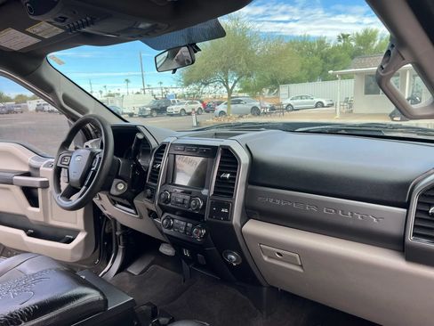 Used 2019 Ford F250 XLT w/ XLT Premium Package AWD/4WD image 15