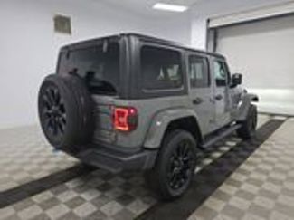 Used 2023 Jeep Wrangler Unlimited Sahara AWD/4WD video 3