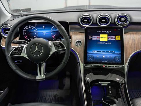 Certified 2025 Mercedes-Benz GLC 300 4MATIC image 5