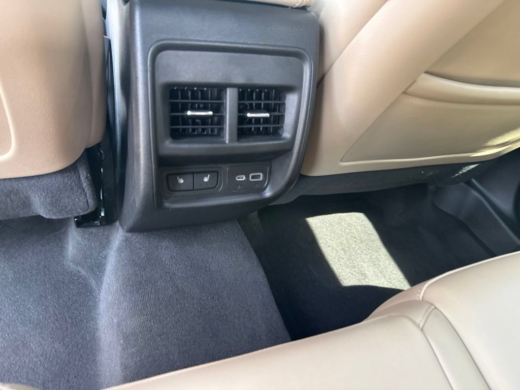 Used 2024 Cadillac XT4 Luxury w/ Cold Weather Package FWD image 58