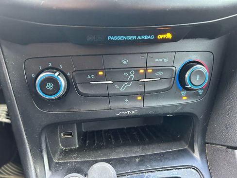 Used 2016 Ford Focus SE image 26