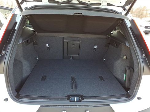 New 2026 Volvo XC40 B5 Ultra w/ Protection Package Premier image 13