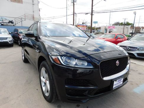Used 2018 Jaguar F-PACE Premium image 1