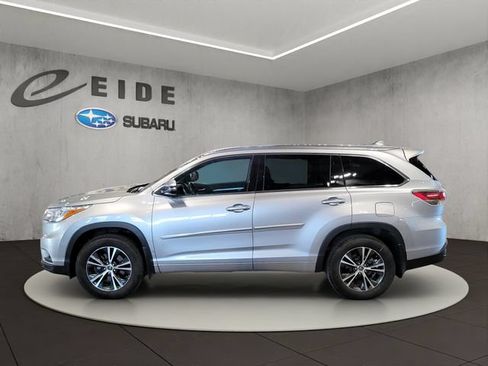 Used 2016 Toyota Highlander XLE AWD/4WD image 9