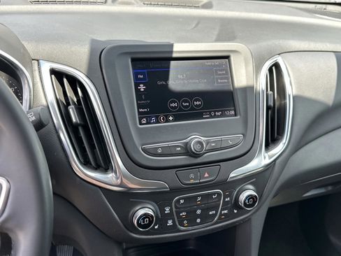 Used 2024 Chevrolet Equinox LT FWD image 23