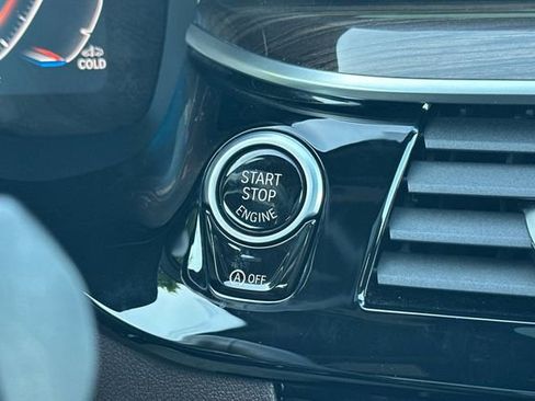 Used 2022 BMW M550i xDrive w/ Executive Package image 25