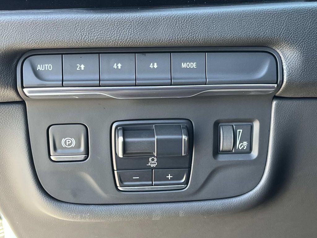 Certified 2025 Cadillac Escalade Sport AWD/4WD image 78