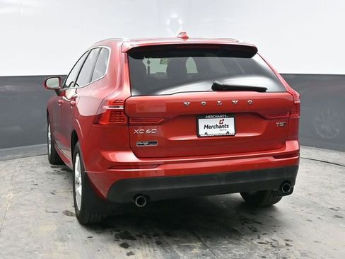 Used 2018 Volvo XC60 T5 Momentum w/ Convenience Package image 5