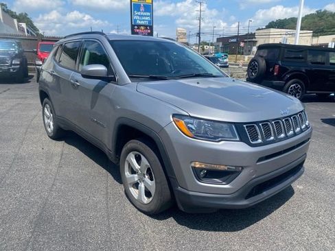 Used 2020 Jeep Compass Latitude w/ Popular Equipment Group AWD/4WD image 2
