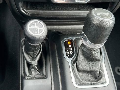 Used 2022 Jeep Wrangler Unlimited Sport AWD/4WD image 18
