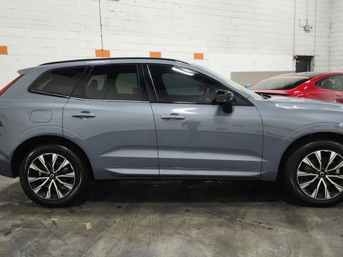 Used 2023 Volvo XC60 B5 Plus image 17