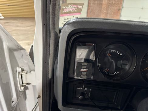 Used 1993 Dodge D/W Truck 350 image 24