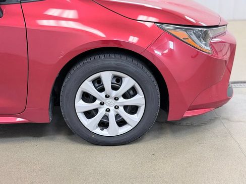 Used 2020 Toyota Corolla LE FWD image 4